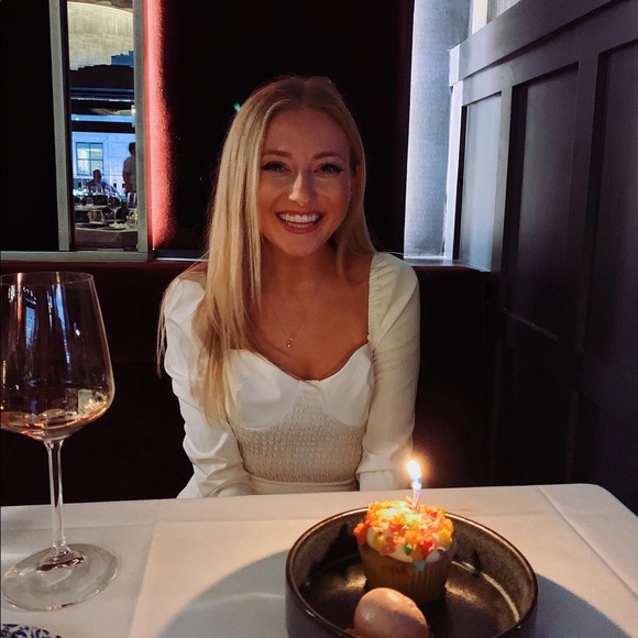 Meet your Posher, Halle - Picture 5 of 7